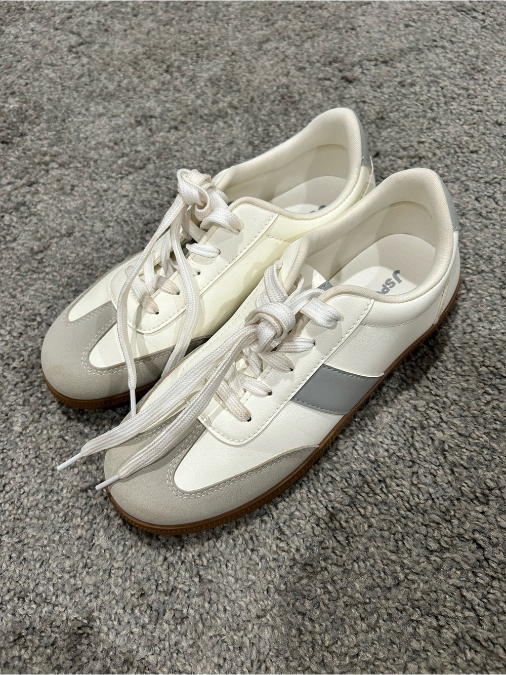 JSport Women's Size 7, Lace-up Sneakers Shoes, White/ Grey, New (NO BOX)